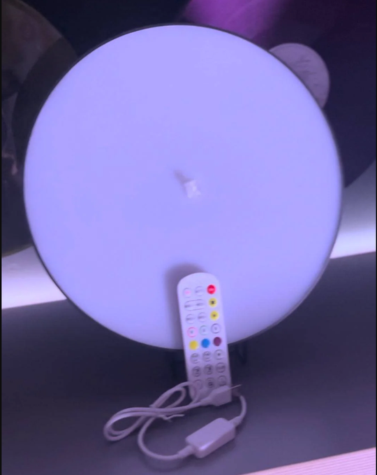 Vylümi Classic- Interactive Vinyl Record Display + Dust cover