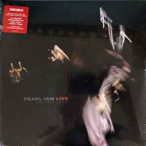 Pearl Jam – Live On Two Legs